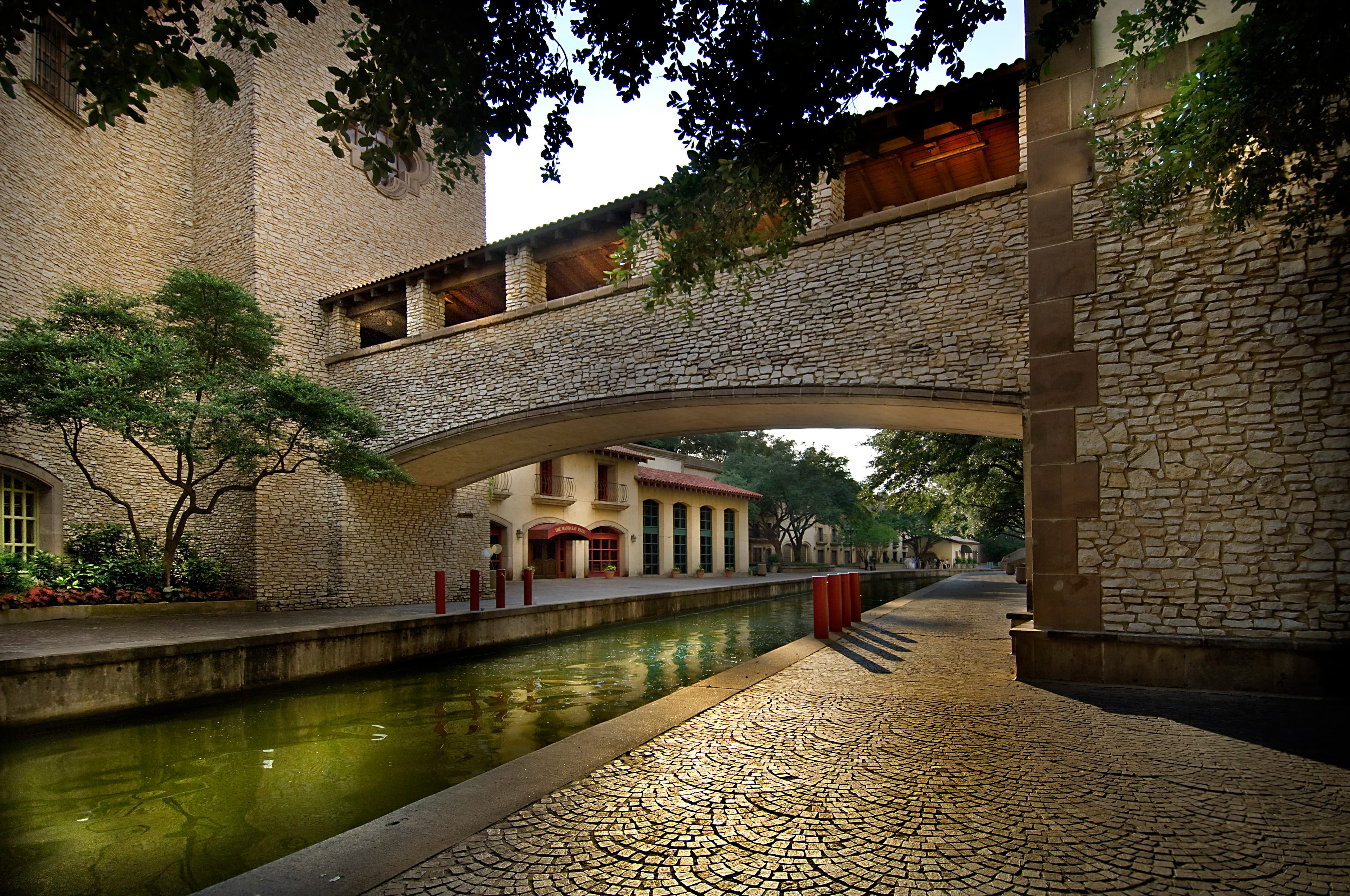 Crew members finishing a commercial concrete pour in Irving, TX.