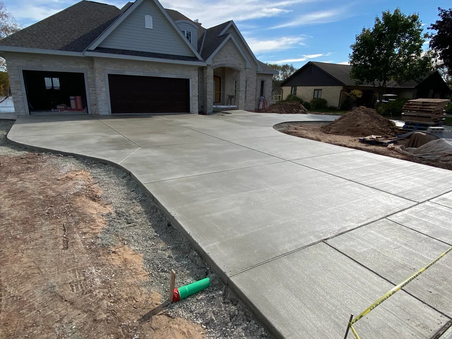 Professional concrete driveways services by experienced concrete crews in Euless, TX.
